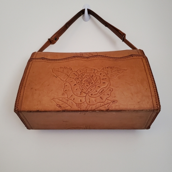 Leather Floral Embossed Hobo Envelope Vintage Box-Bag with Buckle Opening - Picture 7 of 13